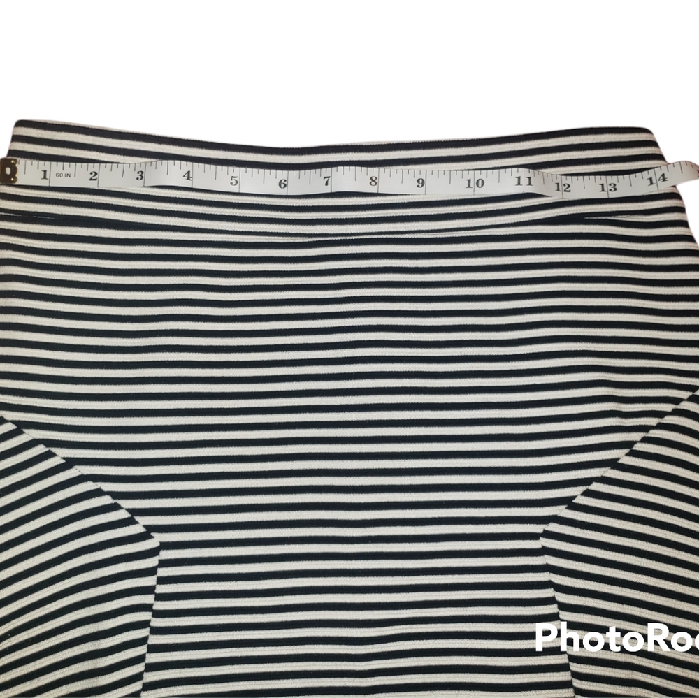 Express striped skirt (size 4) - Picture 3 of 6